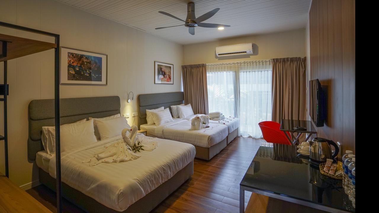 Aman Tioman Beach Resort Kampung Genting Bagian luar foto