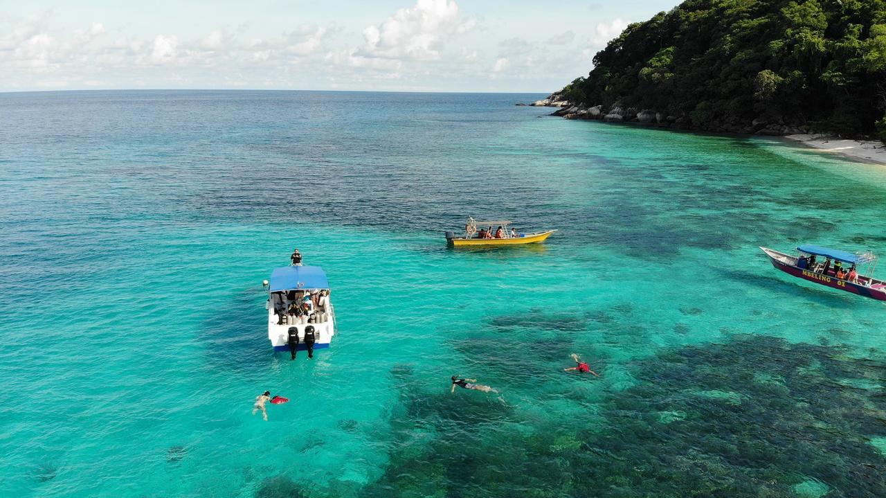 Aman Tioman Beach Resort Kampung Genting Bagian luar foto
