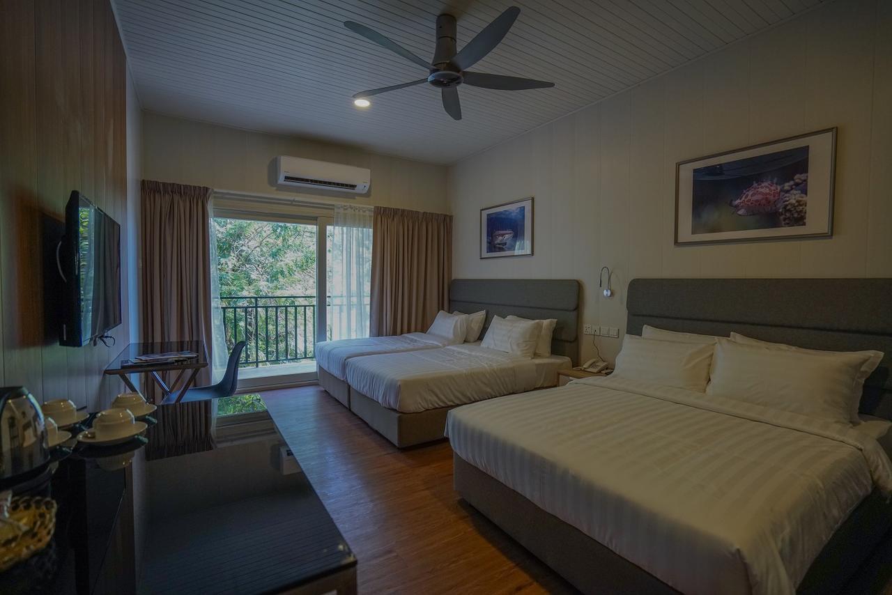 Aman Tioman Beach Resort Kampung Genting Bagian luar foto