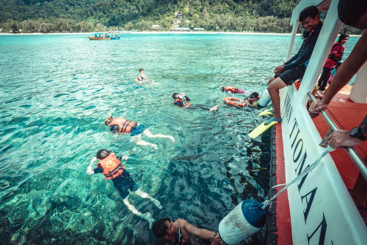 Aman Tioman Beach Resort Kampung Genting Bagian luar foto